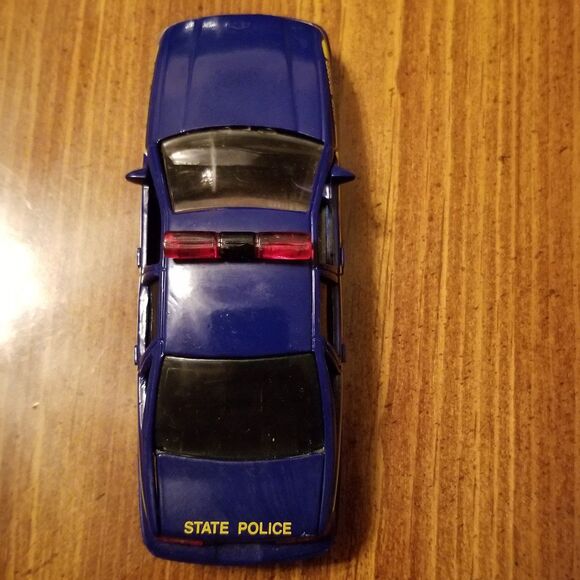 New York State Police Road Champs die cast police car 1:43 scale - Picture 8 of 8